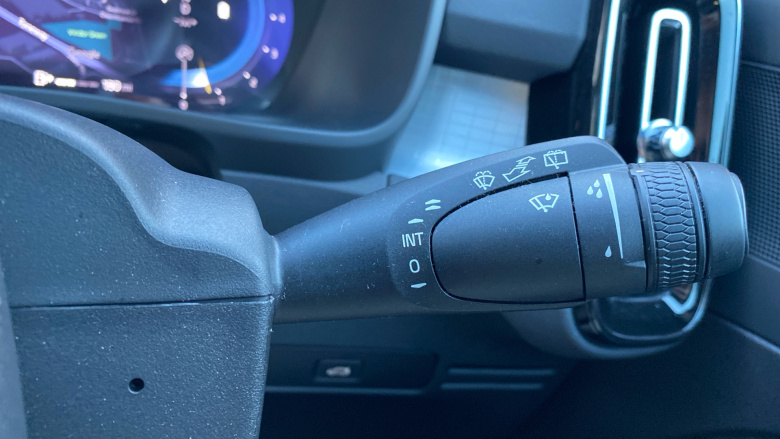 Volvo XC40 2.0 B3P Core 5dr Auto Petrol Estate